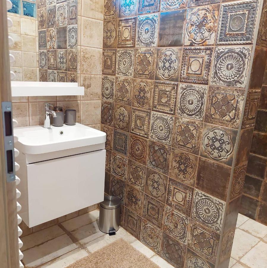 Dr Becsey Luxury Apartman Bekescsaba Esterno foto