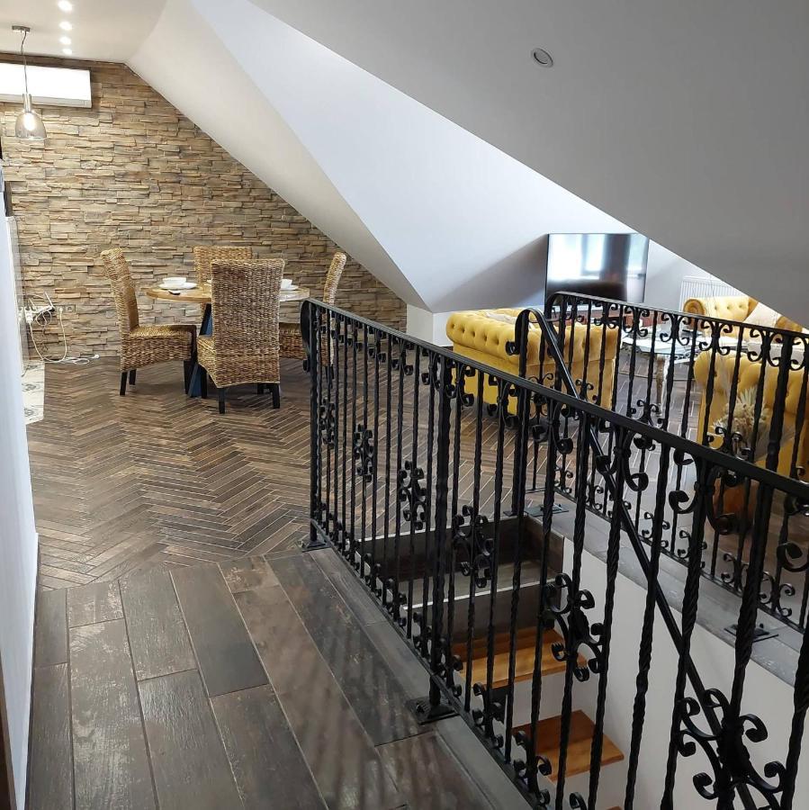 Dr Becsey Luxury Apartman Bekescsaba Esterno foto