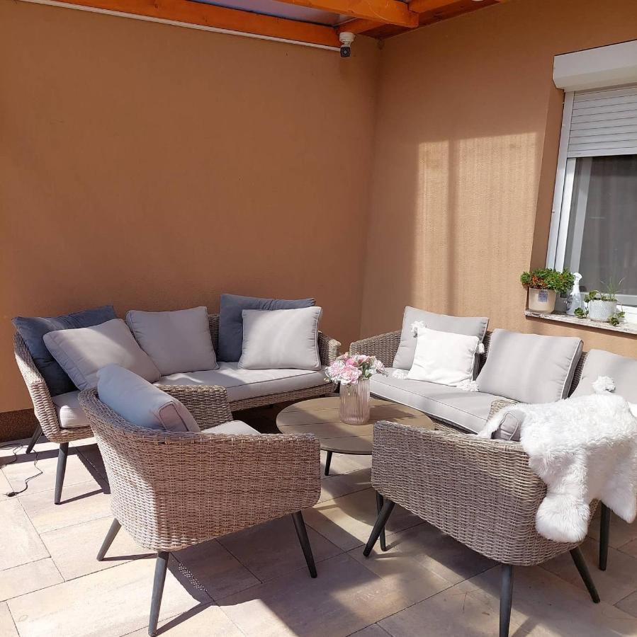 Dr Becsey Luxury Apartman Bekescsaba Esterno foto