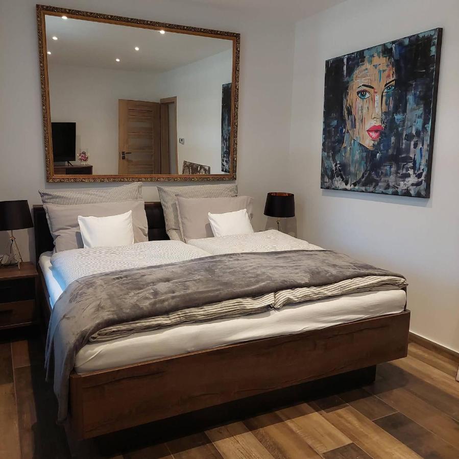 Dr Becsey Luxury Apartman Bekescsaba Esterno foto