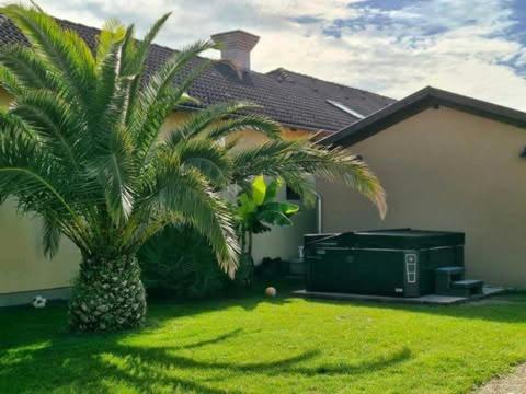 Dr Becsey Luxury Apartman Bekescsaba Esterno foto